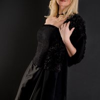 Frau im Abendkleid