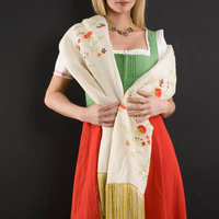 Dirndl und Poncho